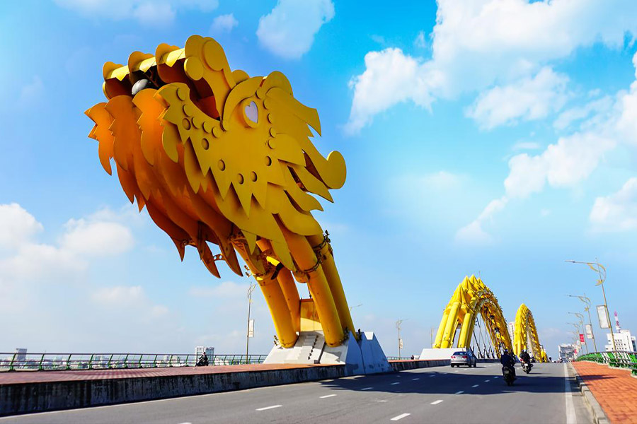 Da Nang Dragon Bridge is an optional choice for fireworks spectators