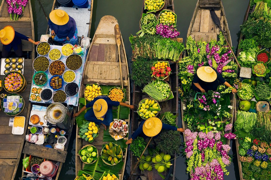 Damnoen Saduak Floating Market