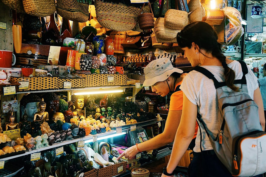 Discovering Traditional Handicrafts- Ben Thanh Market- VIetnam- Asiakingtravel