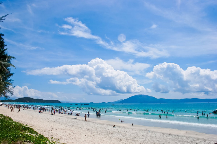 The attraction of Do Son Beach