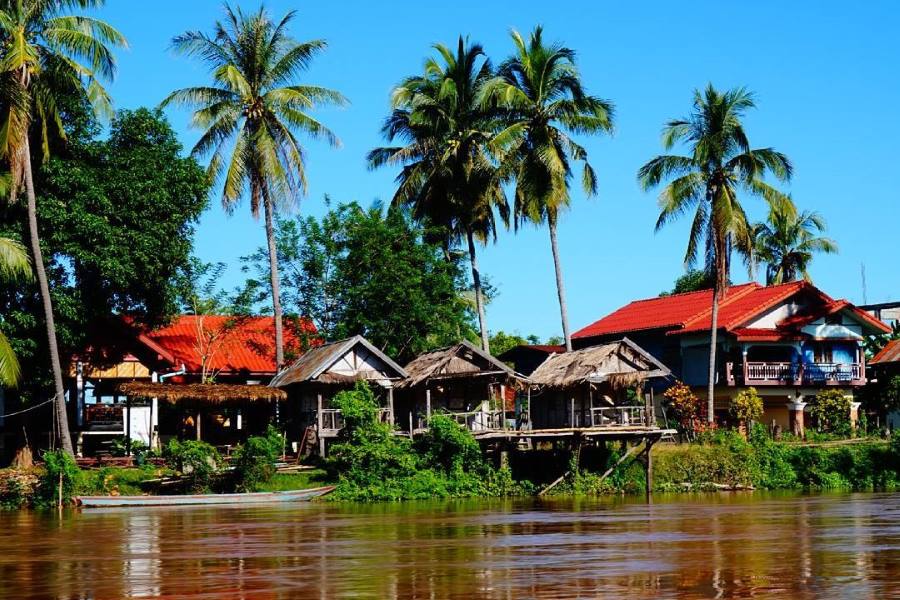 Explore the villages to experience the authentic daily life of Don Khong residents 