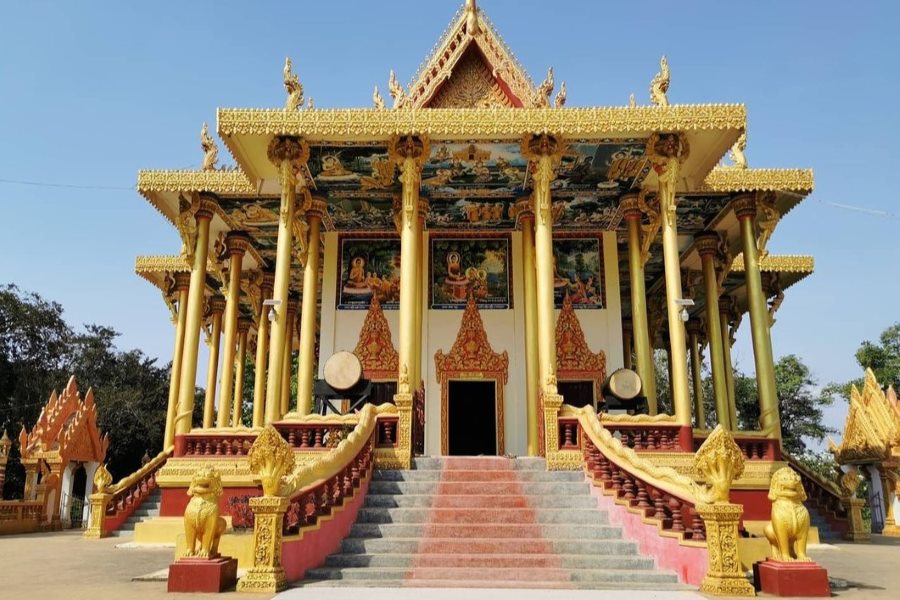 Spiritual significance of Ek Phnom Temple in Cambodian culture 