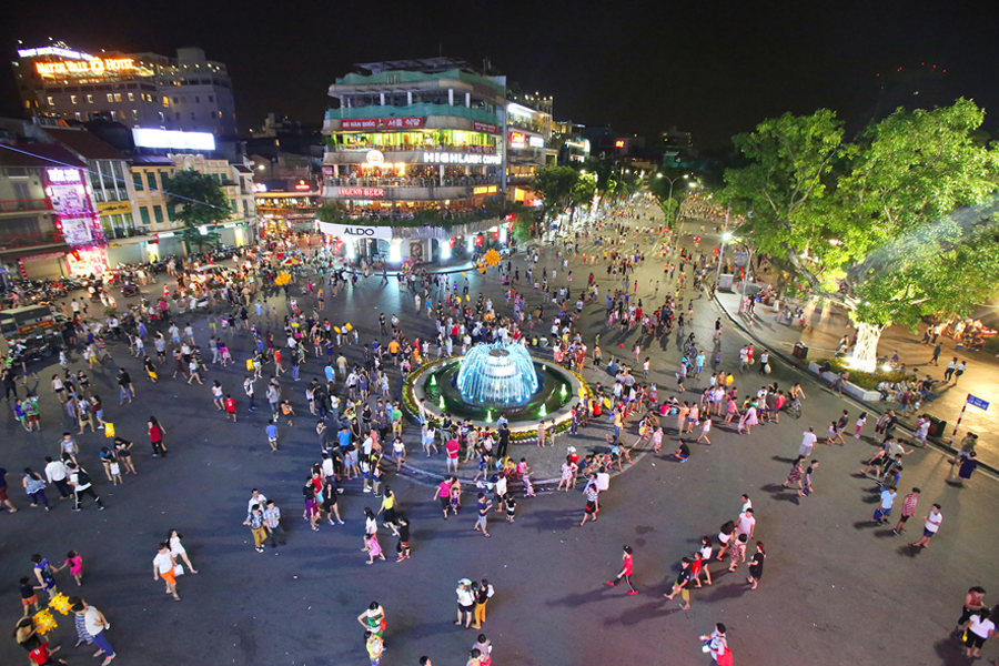 Hoan Kiem Lake Walking Street is perfect for a night walk in Hanoi