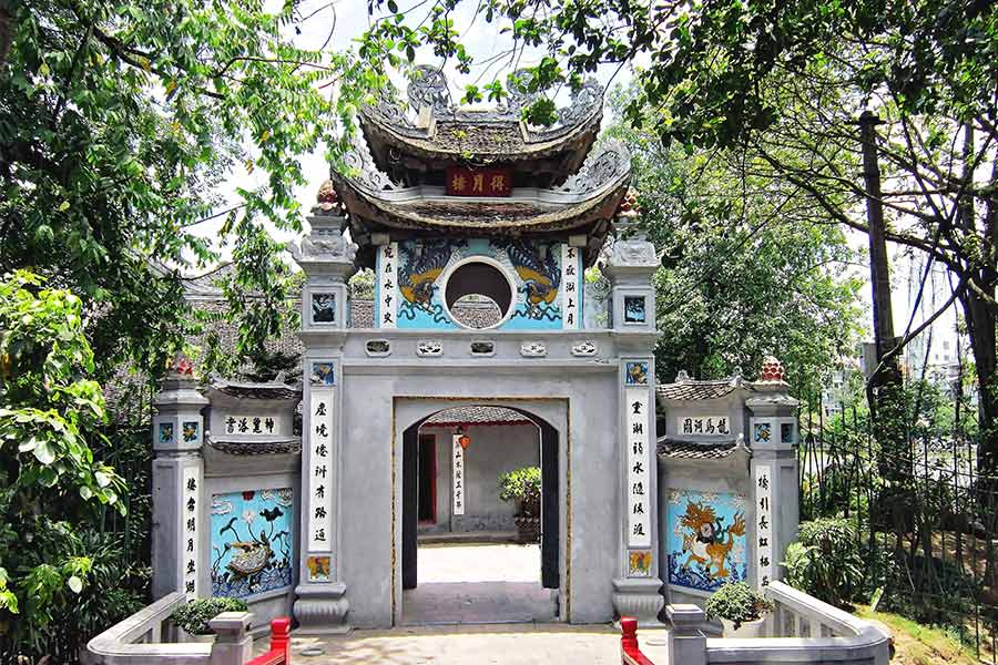 Hoan Kiem Lake: Ngoc Son Temple