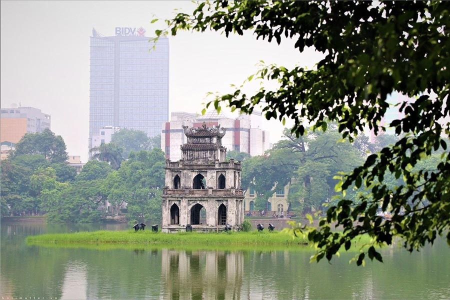 Hoan Kiem Lake: Turtle Tower