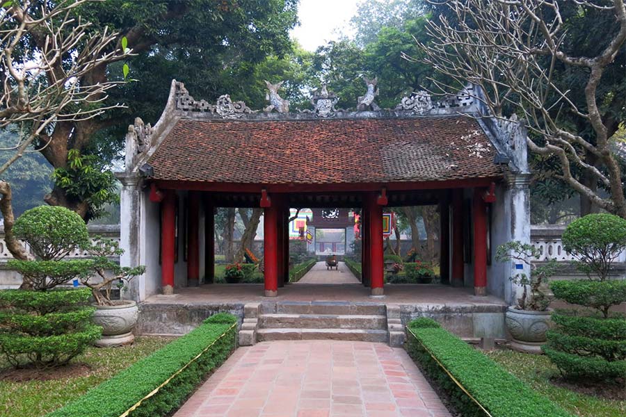 Temple of Literature: Main Gate