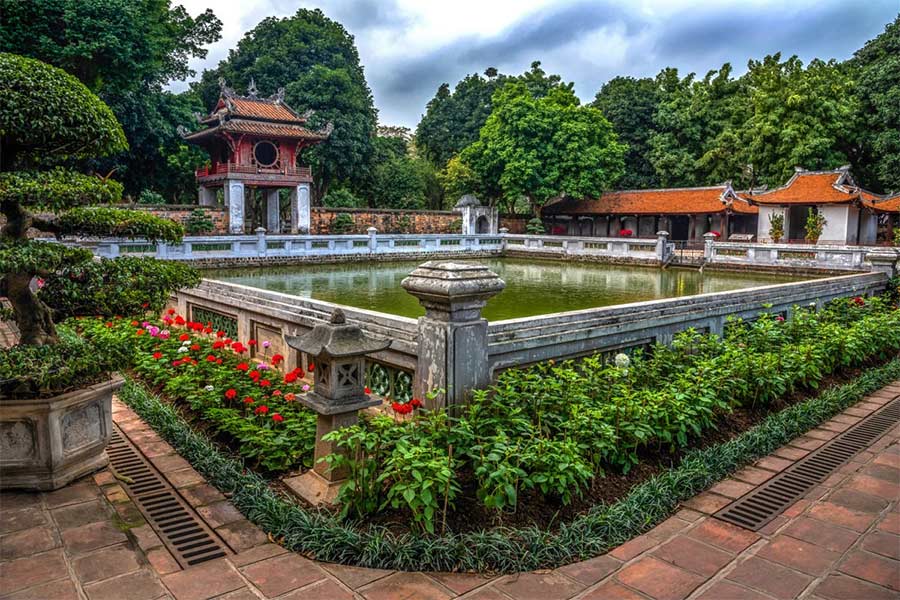 Temple of Literature: Thien Quang Well