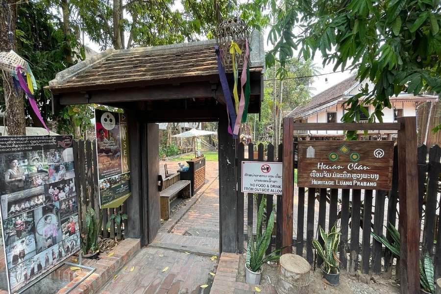 The ideal time to travel to Heuan Chan Heritage House is during the dry season 