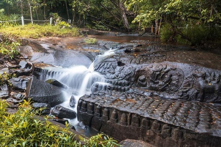 Visit the One Thousand Lingas River