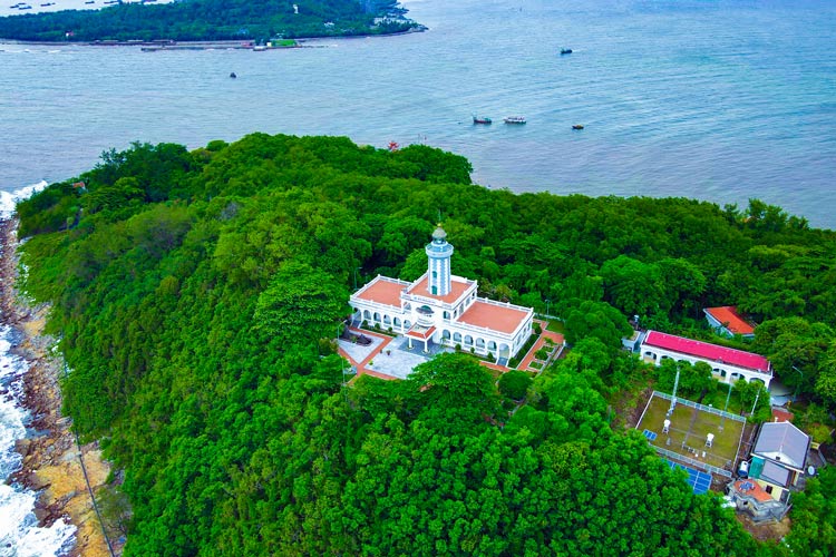The peaceful and pristine landscape of Hon Dau Island.
