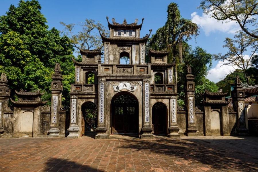 Perfume Pagoda (Cre: Song Hong Tourist) 