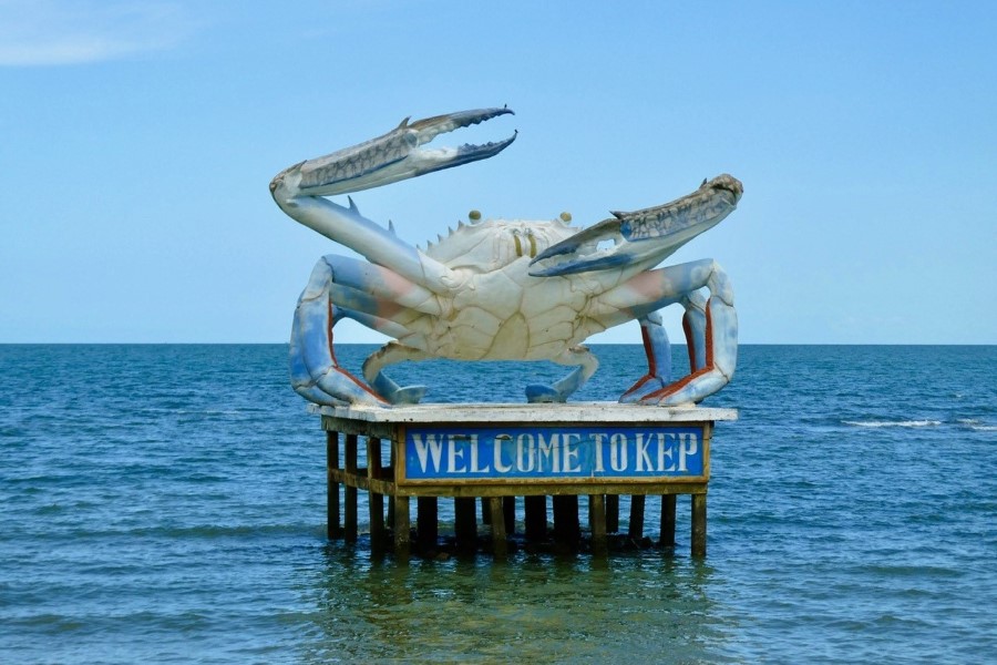 Kep coastal road is only about 5 to 6 km long, and the beach is usually crowded only on weekends