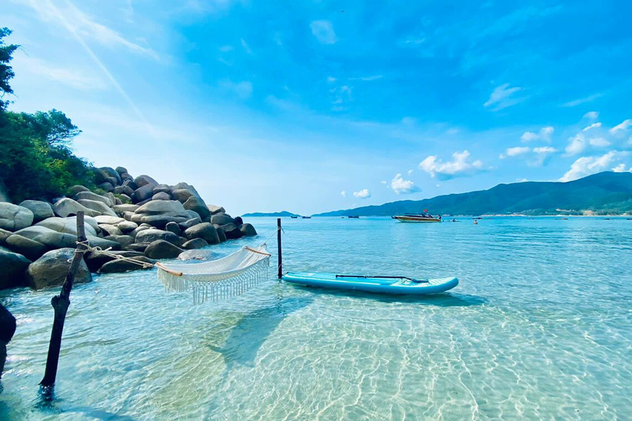 Binh Hung Island is a beautiful and relatively untouched island located in Cam Ranh Bay