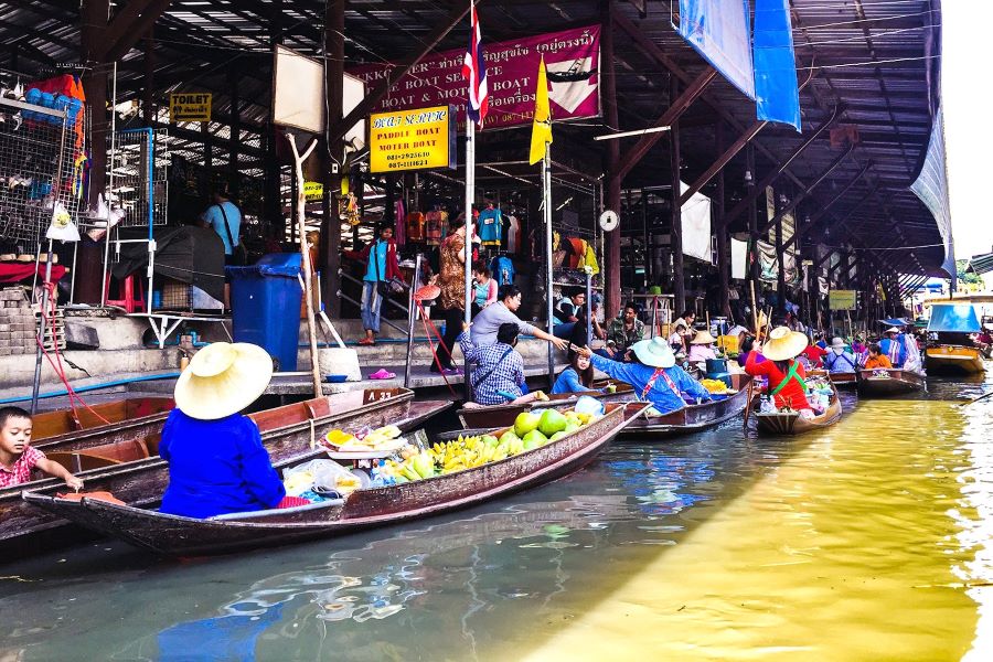Klongdaen floating market daytime