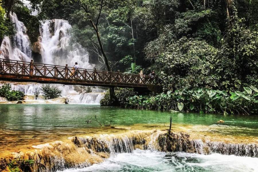 Some tips when traveling Kuang Si Falls