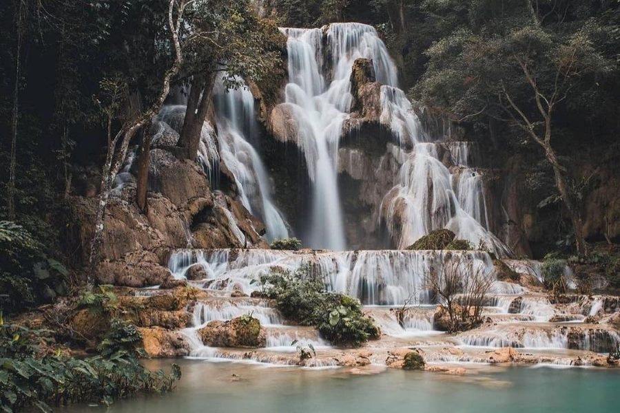 The best time to visit to Kuang Si Falls 