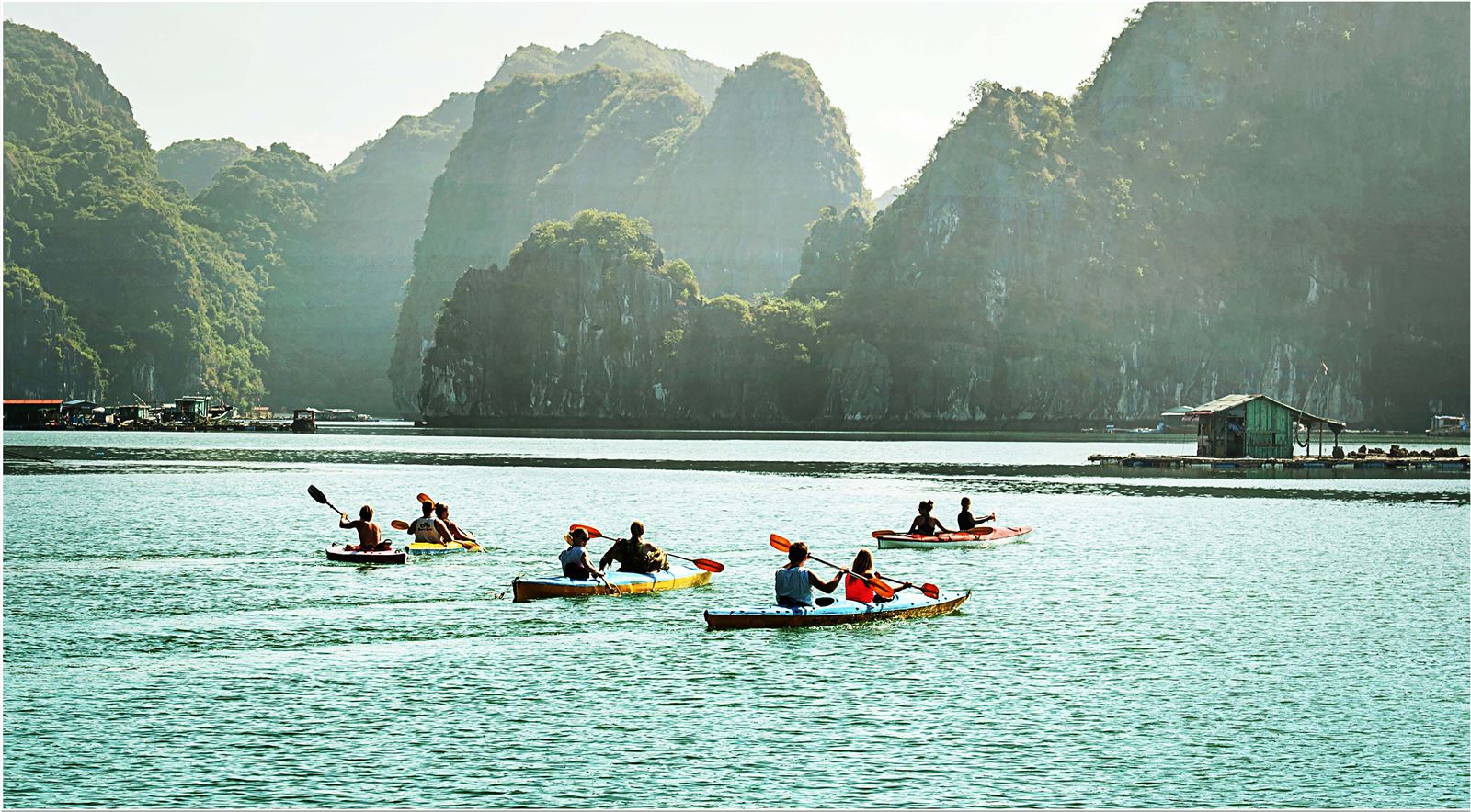 Lan Ha Bay is an ideal destination for tourists to experience kayaking