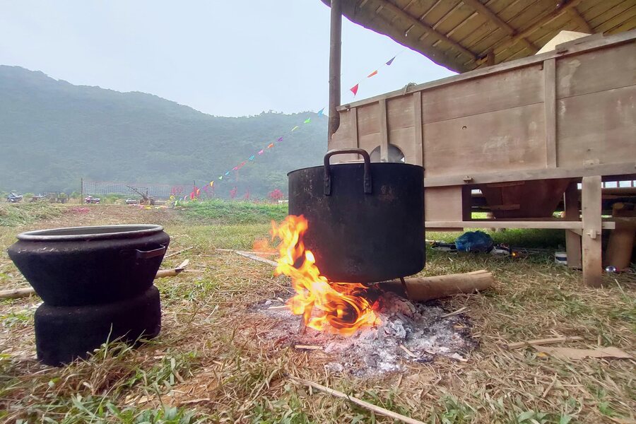 You can organize an outdoor meal with local specialties right in the flower valley