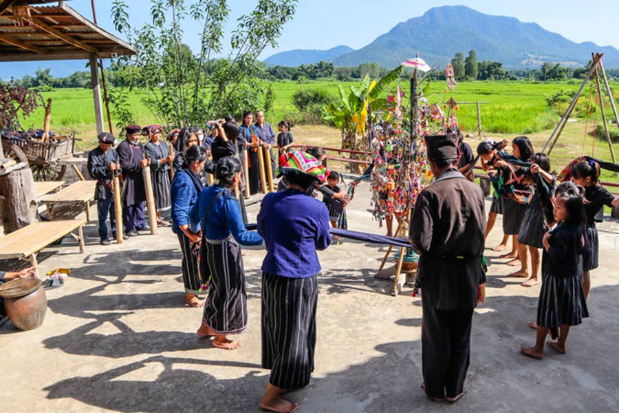 Explore the culture of the Loei people in the village