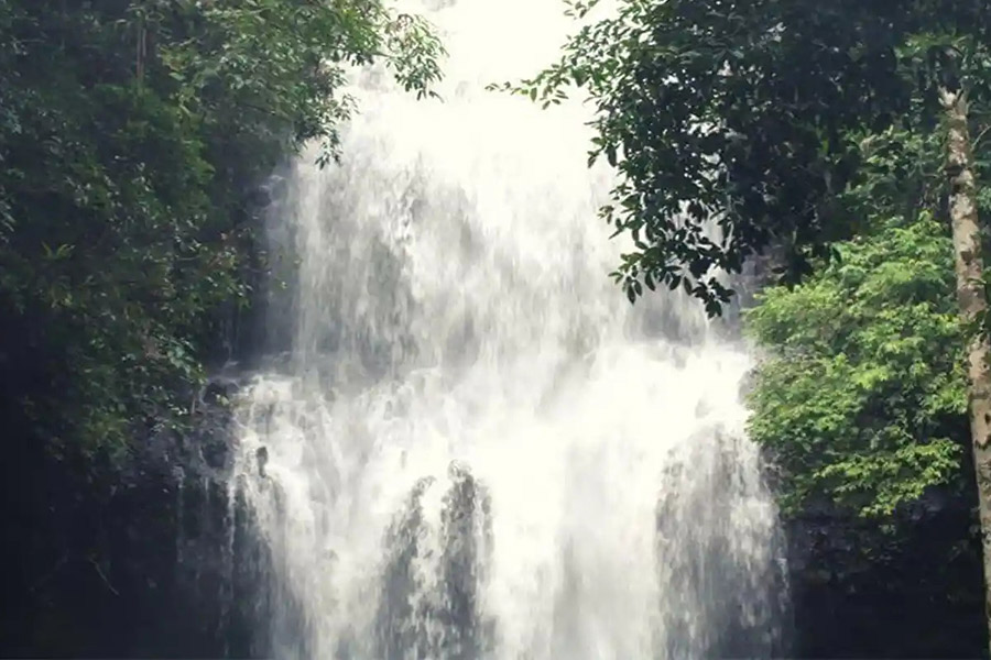 Luu Ly Waterfall