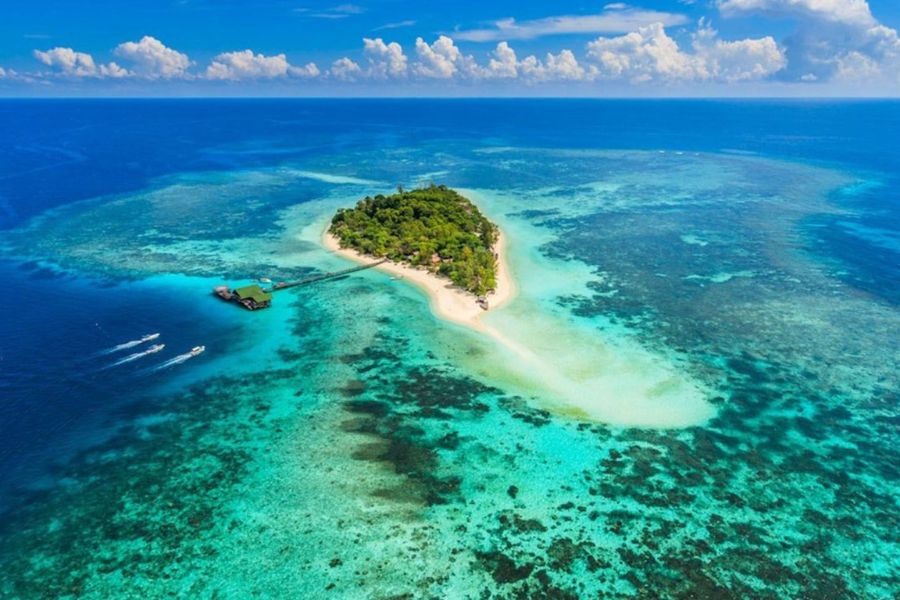 Crystal clear water at Lankayan Island