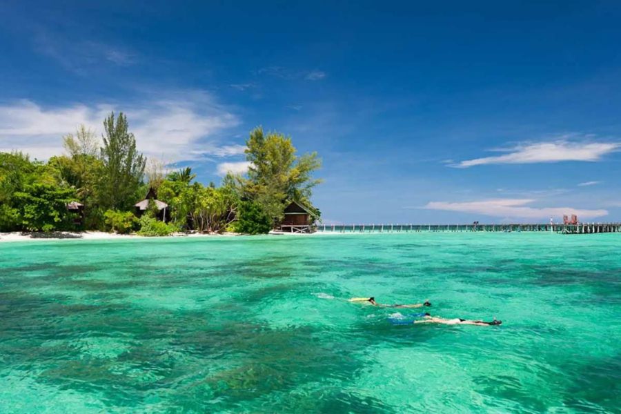 Stunning beach at Lankayan Island 