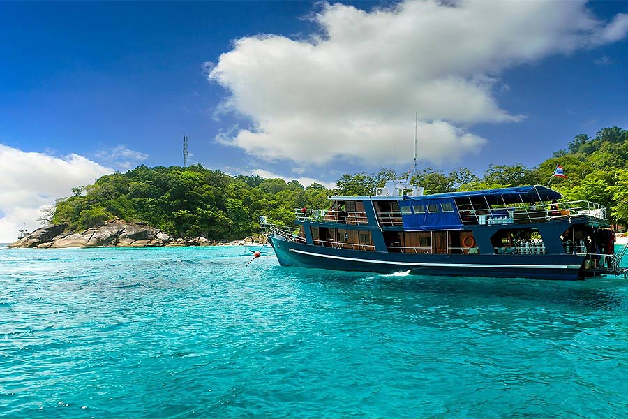 Get to Koh Surin Park by express boat 