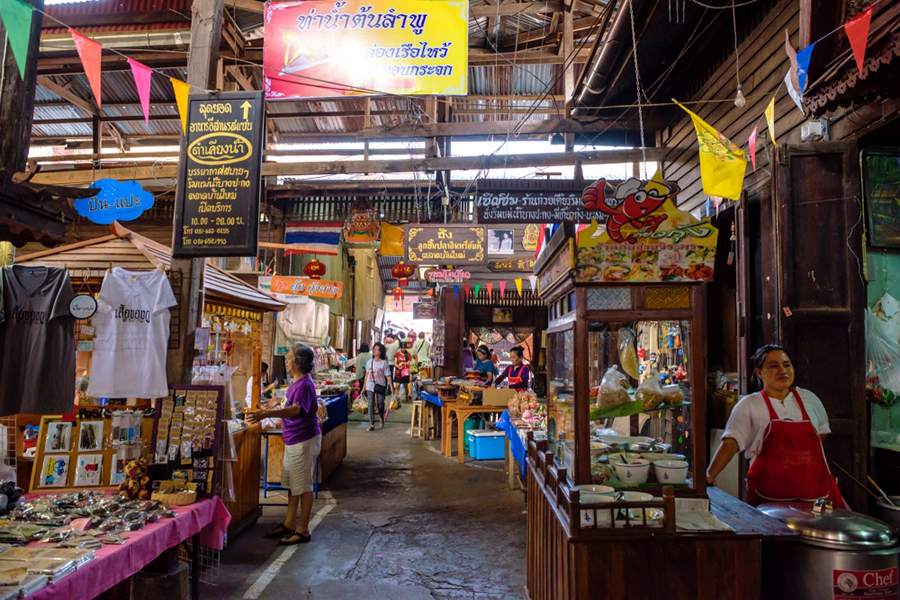 Nakhon Nuang Khet Ancient Market