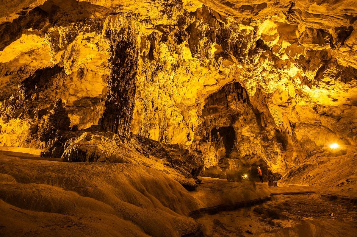 The interior space of Nguom Ngao Cave is both majestic and poetic