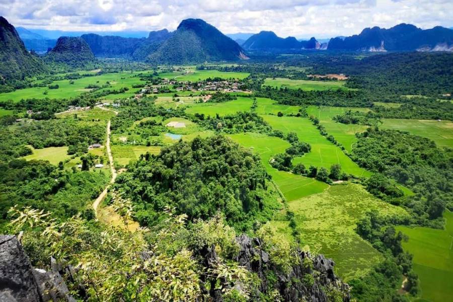 Hiking to Pha Ngern Viewpoint