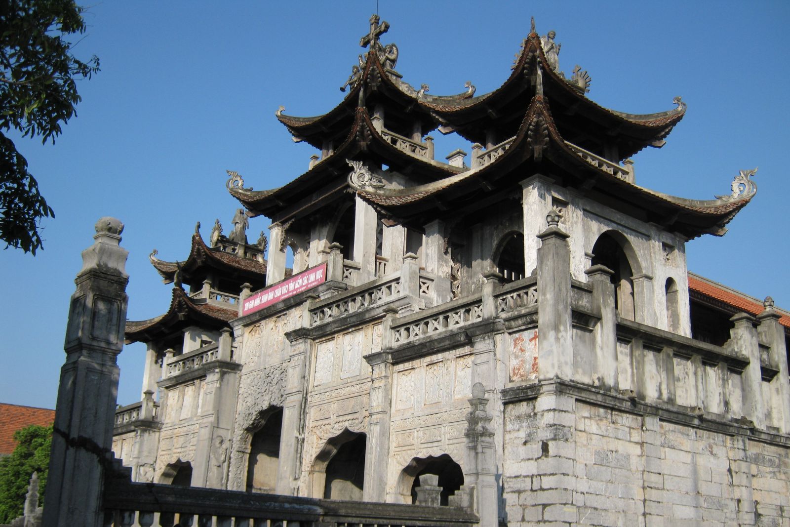 Make a visit to Phat Diem Stone Cathedral during Christmas in Vietnam