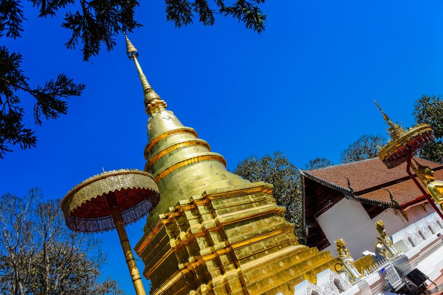 Wat Phra That Chom Thong