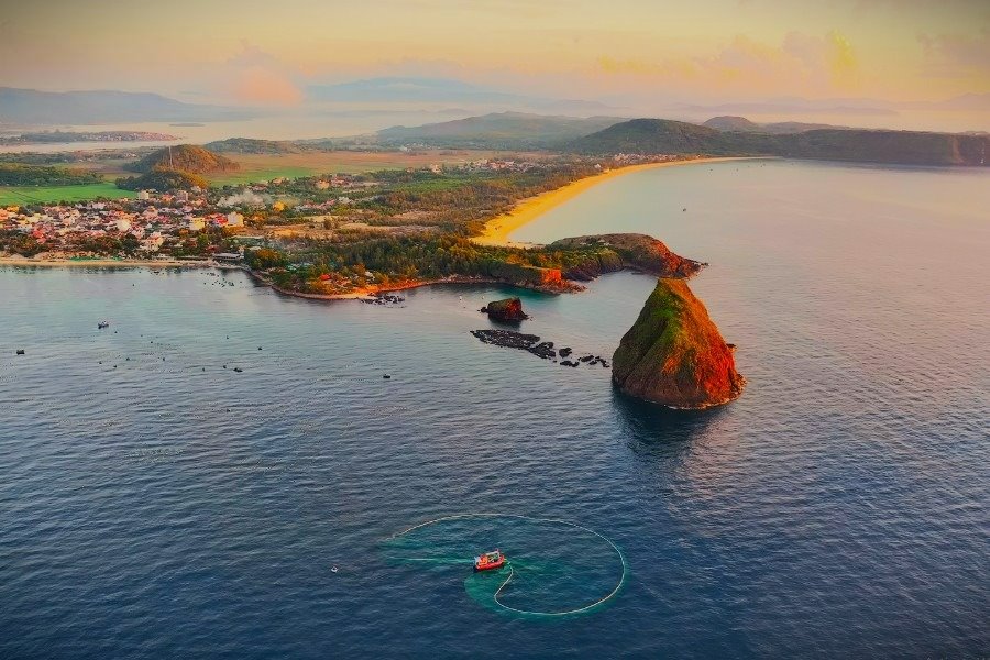 Hon Yen at sunset (Source: VTC News)