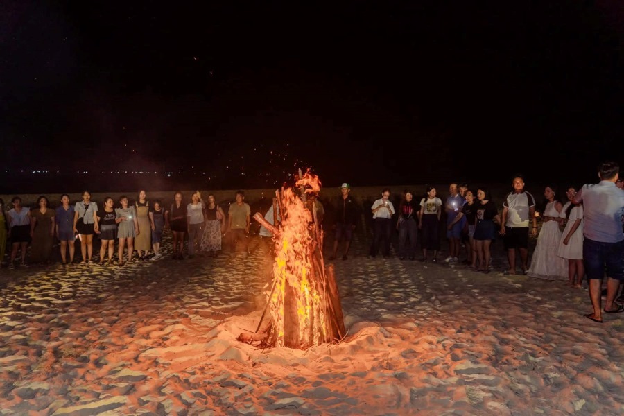 Teambuilding activities at Vinh Hoa Beach (Source: Phu Yen) 