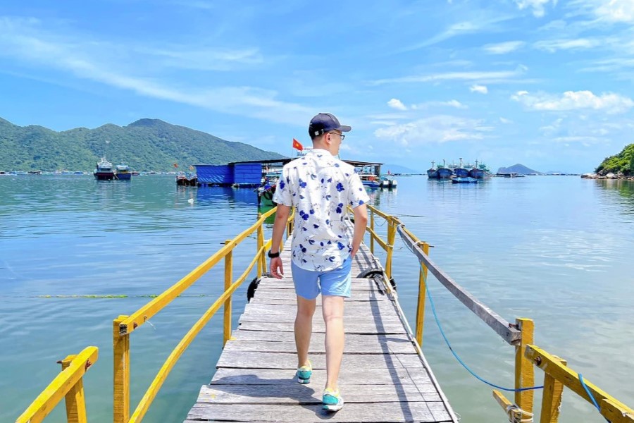 Vung Ro Bay is a favorite check-in spot for many travelers