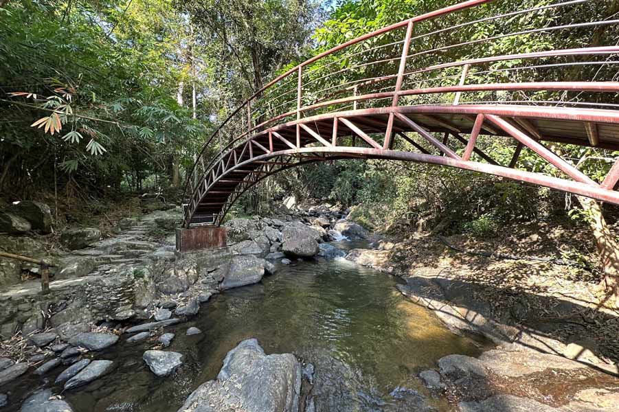 Best time to visit Pa La-U Waterfall