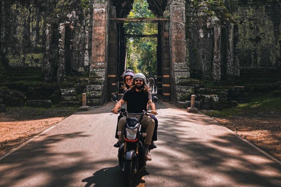 Motorbike is also a popular choice to get to Prasat Pram