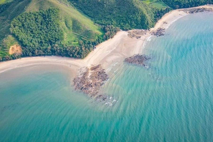 You should visit Cai Chien Island during the dry season for the best experience (Source: Trip)