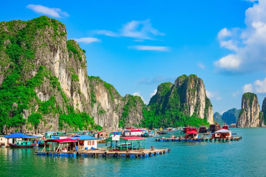 A hidden fishing village amidst Ha Long Bay