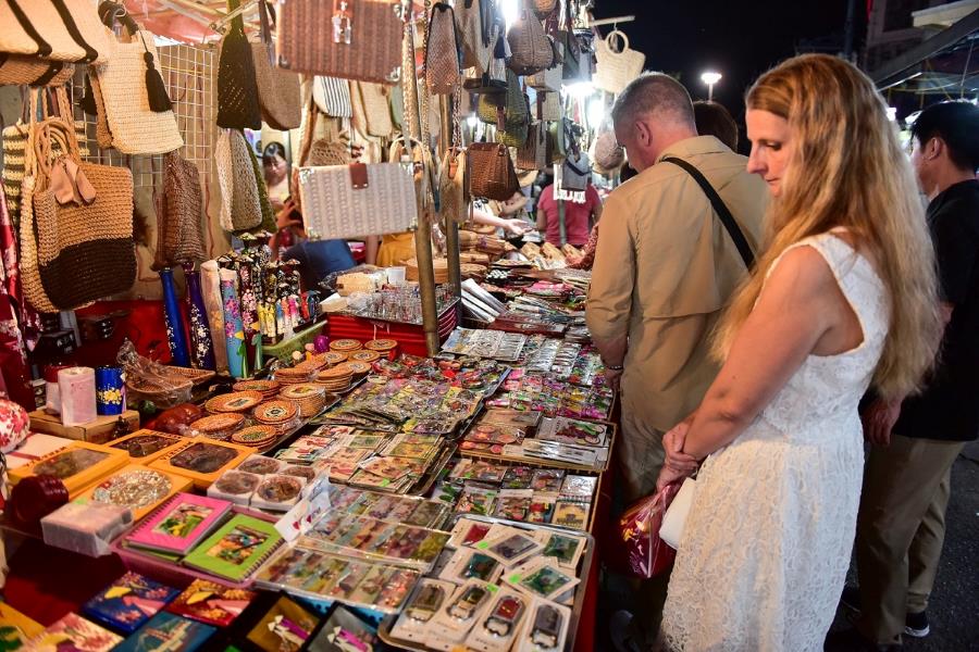 Stalls offering a wide variety of souvenirs at reasonable prices