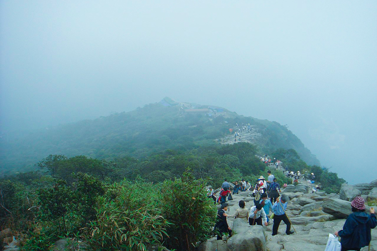 Yen Tu mountain