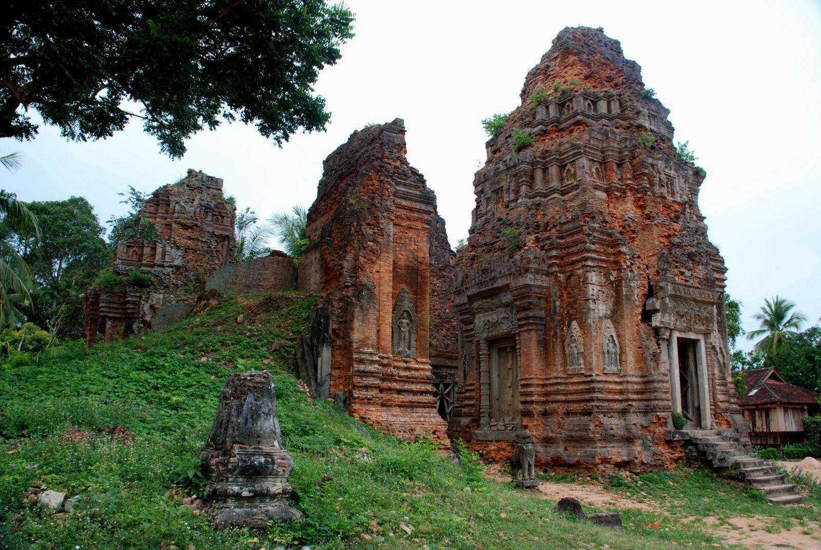 Roluos temples