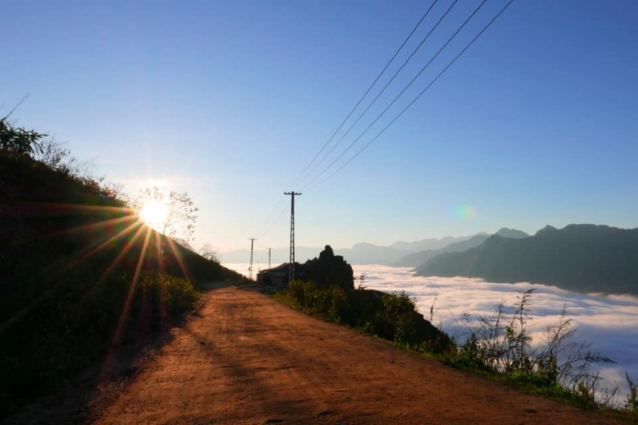 The road to Hang Da Village in Sapa during the early morning 