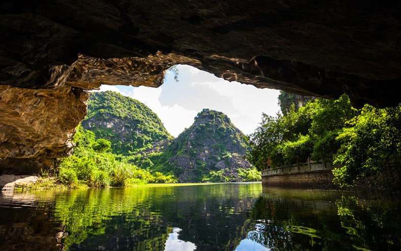 Image of Tam Coc Cave Entrance