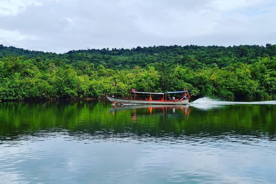 From Tatai Bridge, you can use boat transportation