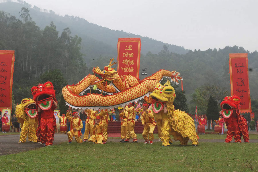 Tet festival at King Mai Temple 