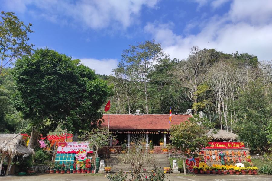 An outdoor area of Thach Long Pagoda (Photo: Chon Thieng)