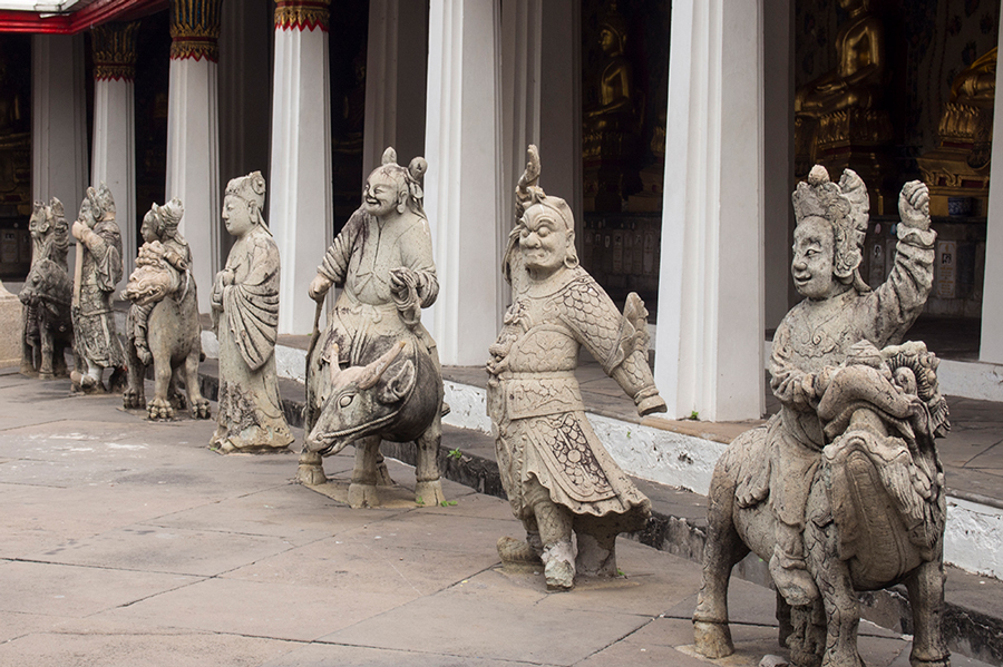 Throughout the Wat Arun temple complex, Chinese statues are featured, showcasing the historical influence of Chinese culture on Thai art and architecture