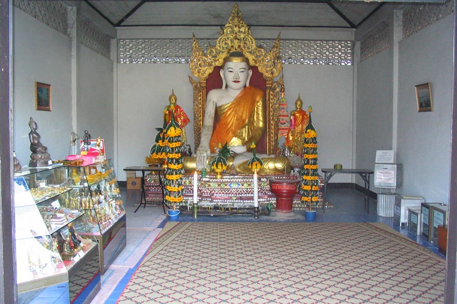  Buddha statues play a central role in the religious and spiritual practices of Buddhism, and it's common to find various Buddha images within the temple complex of Wat Phra That Doi Kong Mu