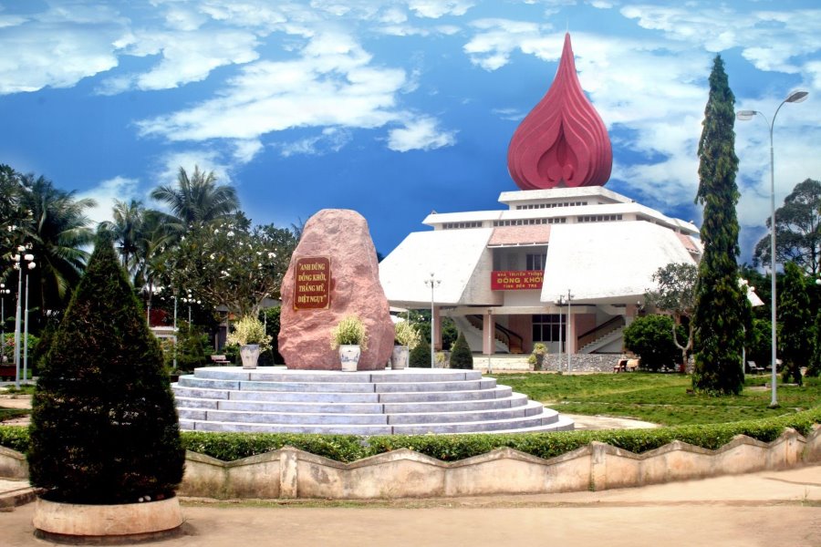 the traditional house at Dong Khoi Guerrilla Village